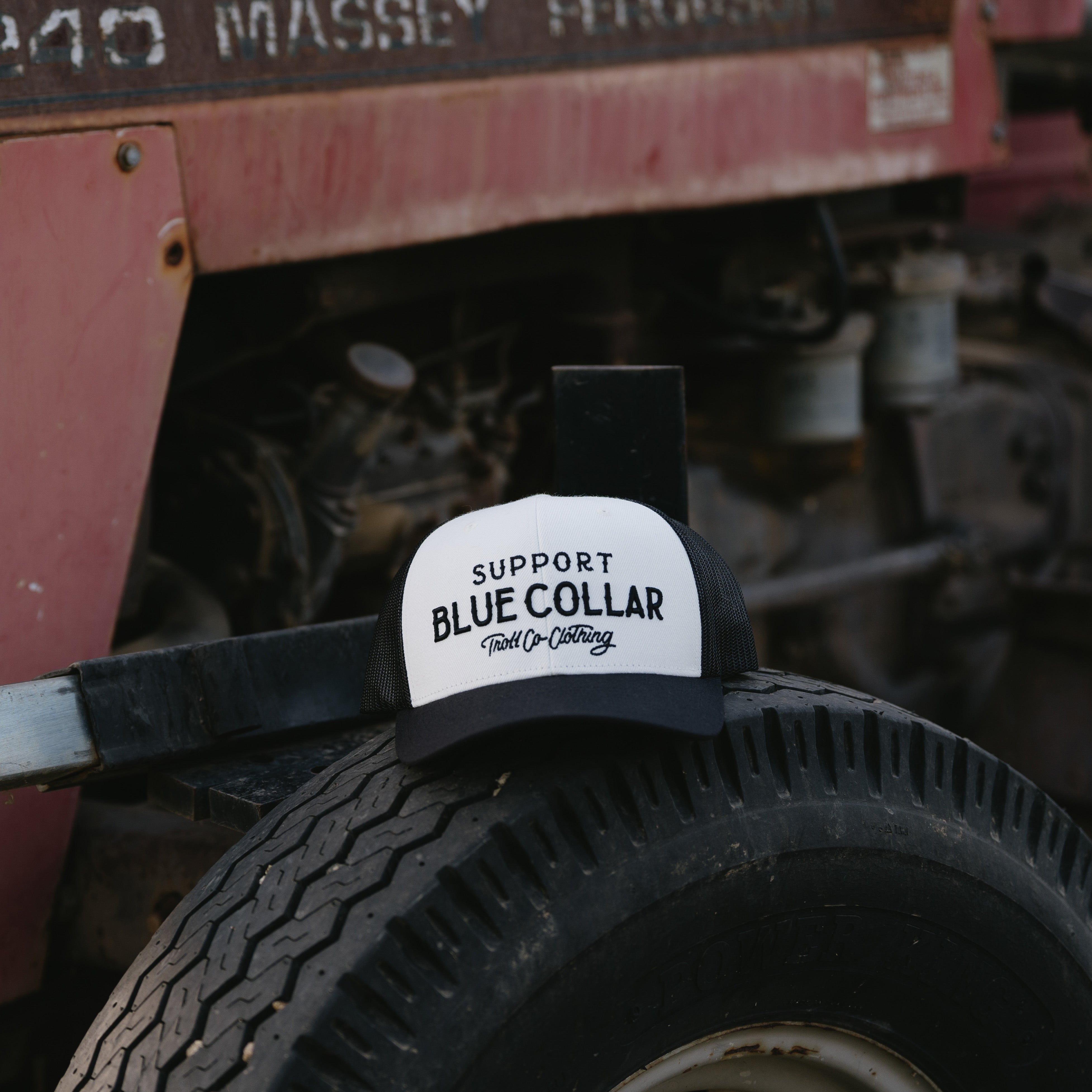 SBC Embro Curved Brim Trucker | Color: White Black
